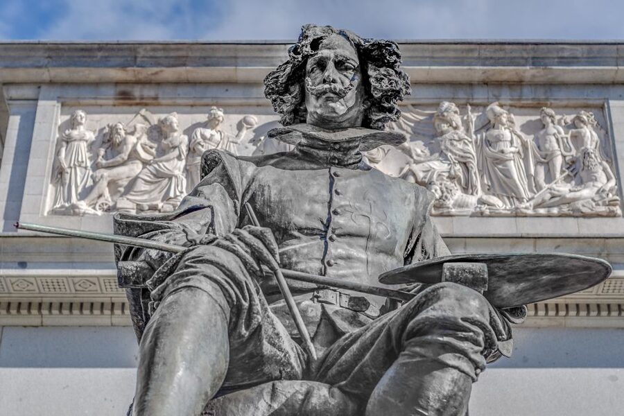 Madrid: Small Group of Prado Museum Tour & Optional Tapas - Guide Languages and Group Format: What to Expect on the Day