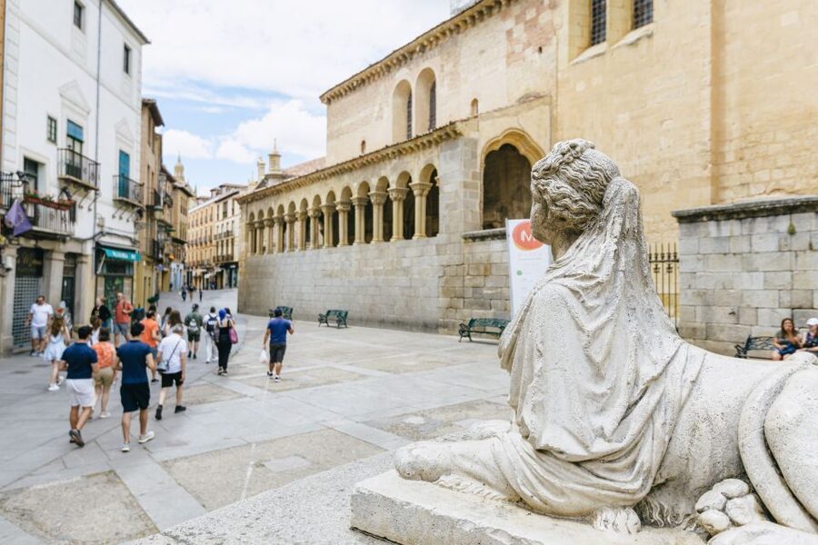 Madrid: Toledo & Segovia Tour w/ Cathedral, Alcazar & Lunch - Language support and what to do if you care about narration