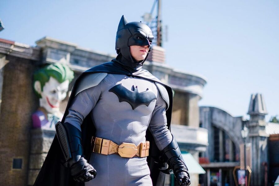 Madrid: Warner Park Entry Ticket - DC Super Heroes World and Batman Gotham City Escape: the coaster move
