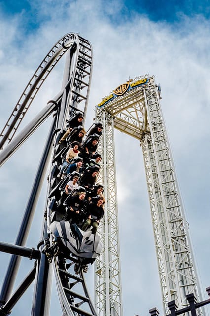 Madrid: Warner Park Entry Ticket - Crazy Police Academy, seasonal events, and show strategy