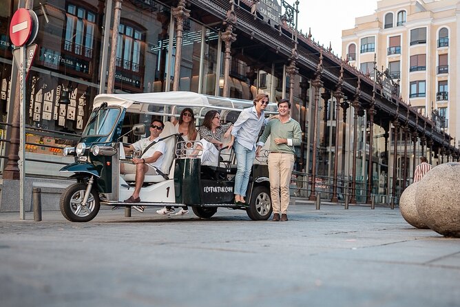 Madrid Welcome Tour with Local Guide in Eco Tuk Tuk Private - The pickup by the Royal Palace, and how to not get stuck