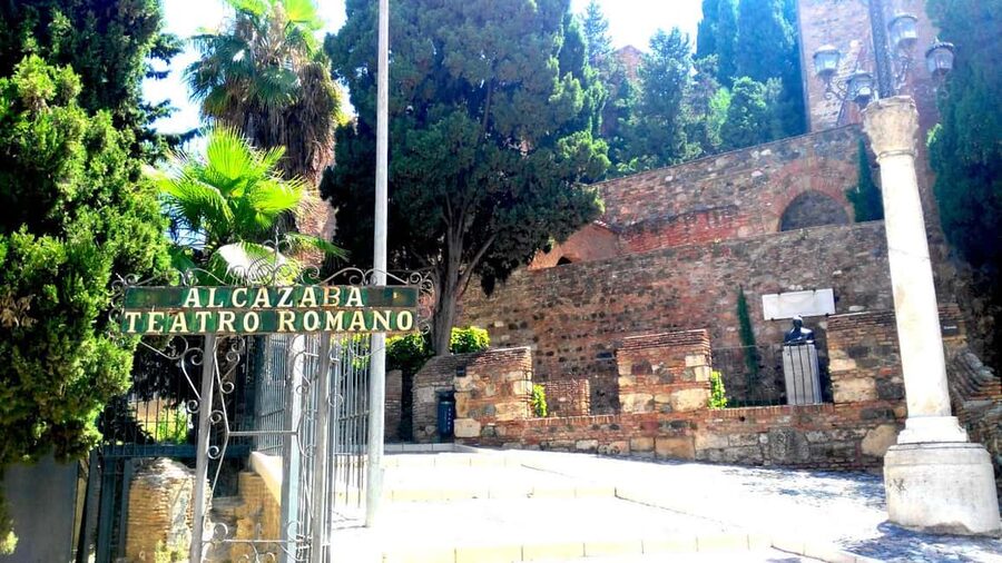 Málaga: 2h Walking Historical Tour–Art, Culture and Legends - Key highlights I’d plan around