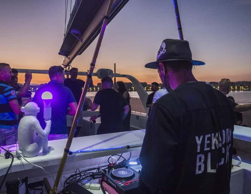 Malaga: Catamaran Sunset or Night Cruise w/ Live DJ & Drink - Key Things That Make This Cruise Worth Your Time
