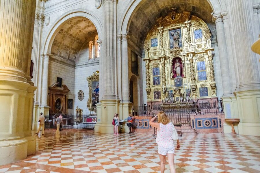 Malaga: City Sightseeing Hop-On Hop-Off Bus Tour - Alcazaba and Castillo de Gibralfaro viewpoints without the leg burn