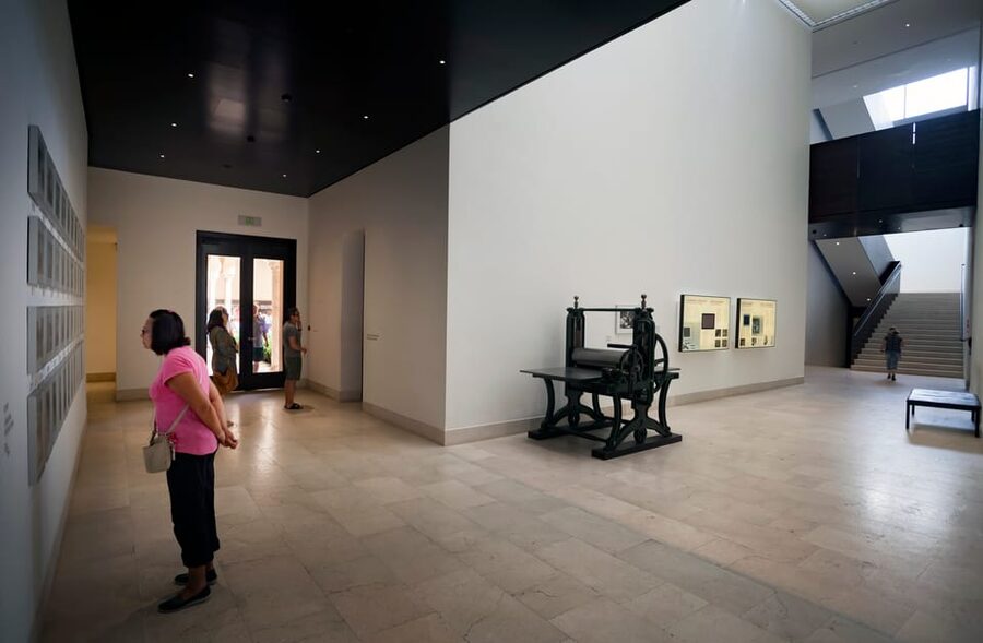 Málaga: Museo Picasso Málaga Entry Ticket - Using the included audio guide the easy way (and what to watch for)
