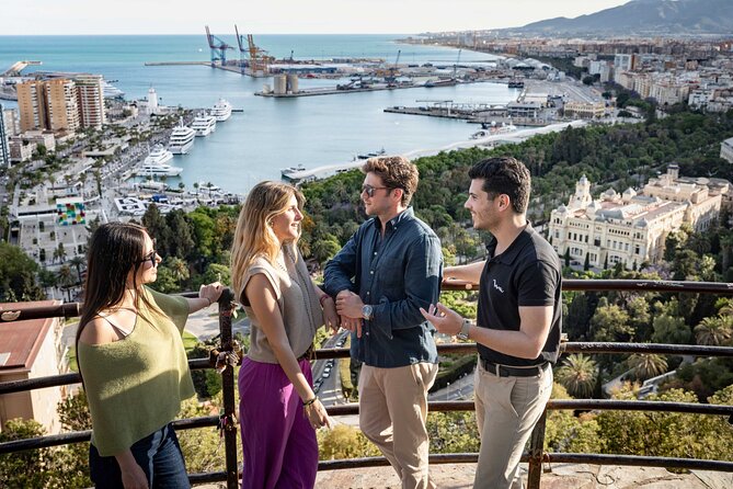 Malaga Private Walking Tour, Alcazaba & Catamaran Cruise - Starting point and how to avoid an awkward first 10 minutes