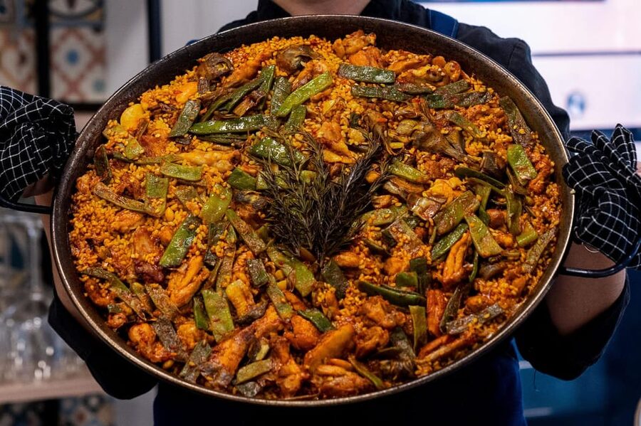 Málaga: Spanish Cooking Workshop with Paella and Sangria - Where it is in Málaga: easy walk from Atarazanas