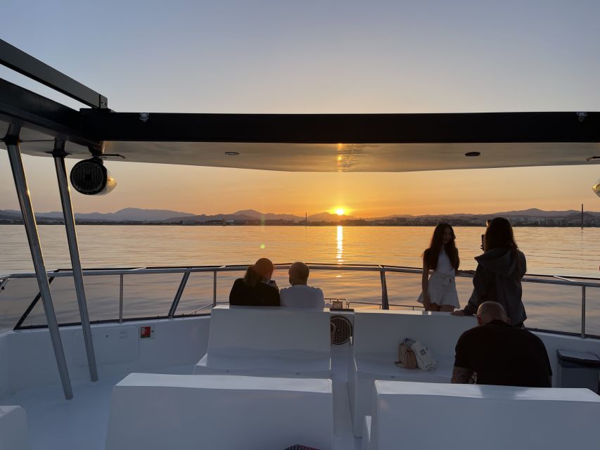 Málaga: Sunset Catamaran Trip - The 90-Minute Rhythm (Shorter in December and January)