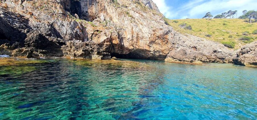 Mallorca Alcudia: Jack Sparrow Cave Jet Ski Tour - What to expect on the water: speed, turns, and shared control