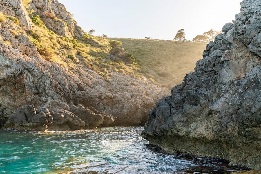Mallorca Alcudia: Jack Sparrow Cave Jet Ski Tour - Should you book the Jack Sparrow Cave Jet Ski Tour?
