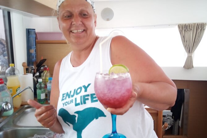 Mallorca Catamaran Small Group Cruise with Tapas 4-hours - Homemade tapas on board, and how they handle different diets