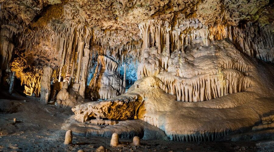 Mallorca: Drach and Hams Caves, and Porto Cristo Day Tour - Majorica Pearls Factory Shop: interesting craftsmanship, optional shopping time