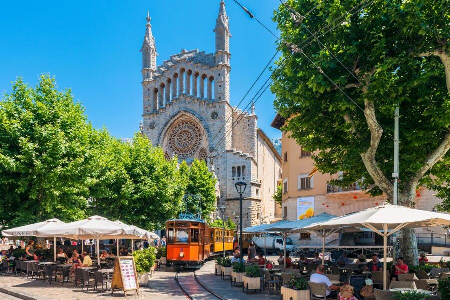 Mallorca: Island Tour with Boat, Tram & Train from the South - Morning pickup in the south, then straight into the Tramuntana