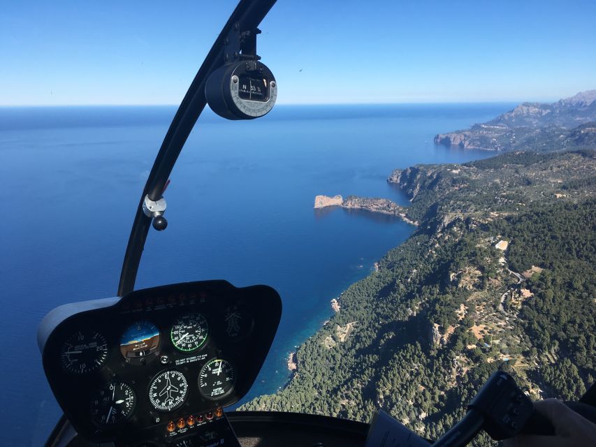 Mallorca: Scenic Helicopter Tour Experience - 8-minute Palma City Tour: stadium, cathedral, and port views
