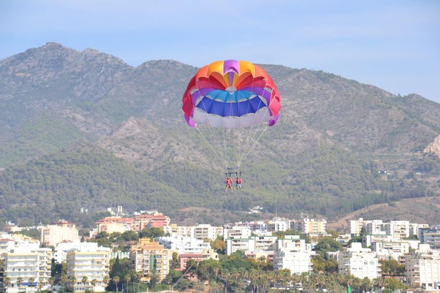 Marbella from the heights: Parasailing - Key things to know before you go