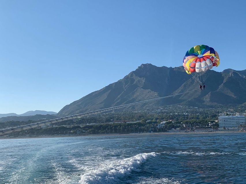 Marbella from the heights: Parasailing - Harness, life jacket, and why you do not get wet