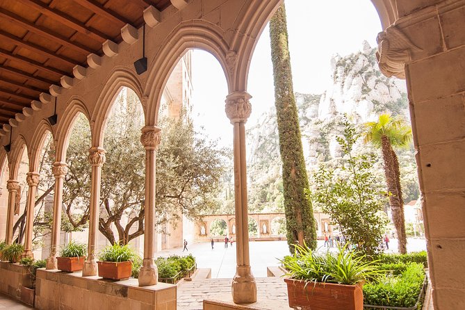 Montserrat with Black Madonna & Medieval Winery with Tapas/Lunch - Black Madonna Tickets and Skip-the-Line Access: Worth It, With a Reality Check