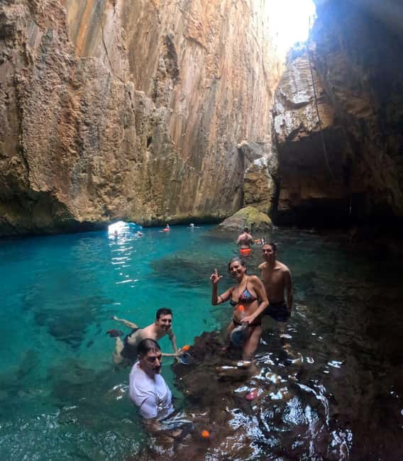 Moraig: Kayak Excursion to Moraig & Cave peces-testos - Meeting point at Cala Moraig, Cumbre del Sol