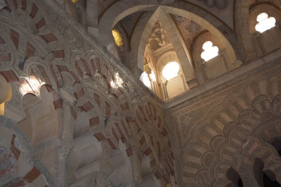 Mosque-Cathedral Small Group Guided Tour - Why the Mosque-Cathedral still feels like two buildings