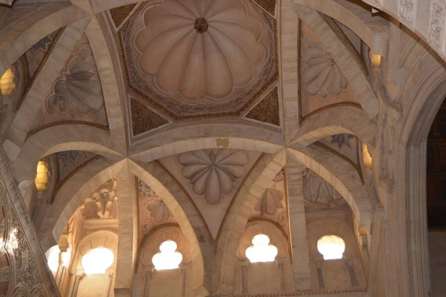 Mosque-Cathedral Small Group Guided Tour - How the cathedral got built inside the mosque