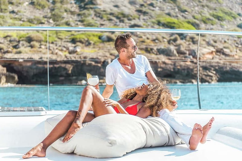 Palma de Mallorca: Half-Day Catamaran Tour with Buffet Meal - What the buffet is really like: filling, timed for sea time