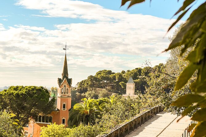 Park Guell and Sagrada Familia Tour with Skip the Line Tickets - Guides make the difference, and the vibe stays personal