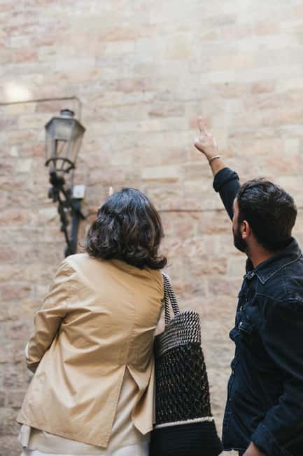 Private Jewish Heritage Journey by Barcelona Dreaming - King’s Square and the Shift From View to Meaning