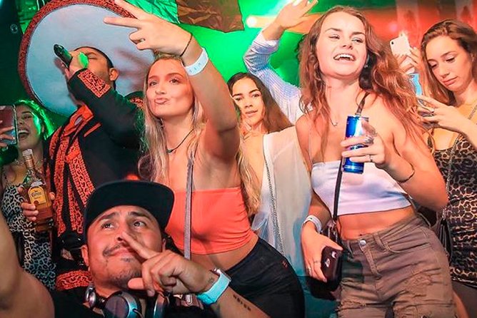 Pub Crawl Madrid by Mad Party Crew - The Hosts, the Social Part, and How Friends Usually Happen