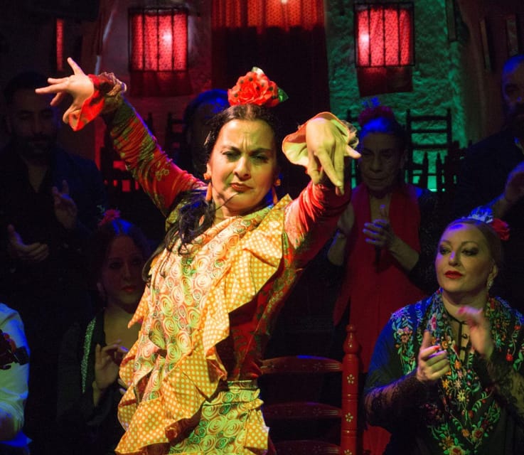 Sacromonte: Flamenco Show at Cuevas Los Tarantos Tickets - Seating, early arrival, and how not to ruin your own view