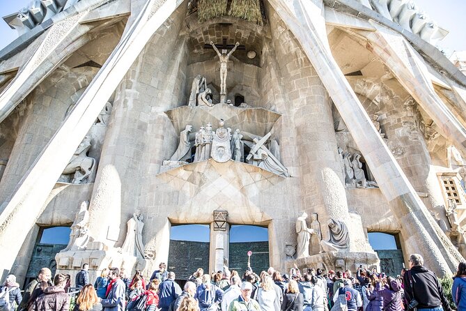 Sagrada Familia Fast Track Guided Tour with Towers Access - Who This Tour Suits Best (And Who Should Rethink It)