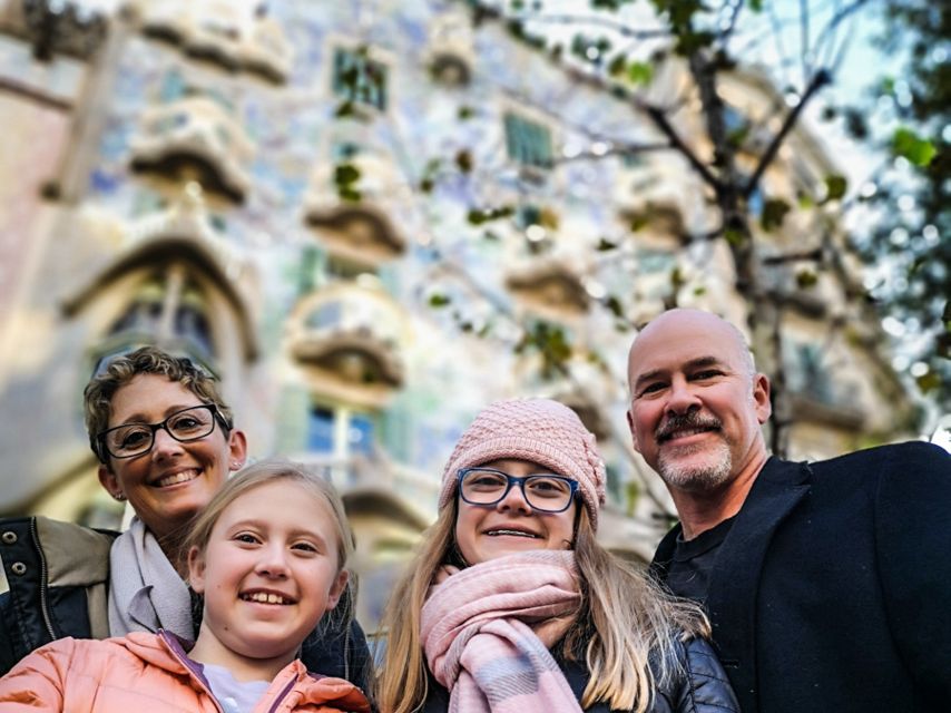 Sagrada Familia & Gaudi Guided Tour Private or Small Groups - Official Guide vs Audioguides: Choose the Right Style