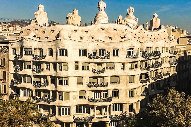 Sagrada Familia & Gaudi Tour Private or Small Group with Tickets - Metro ride and walking stamina: the practical reality of 4 hours