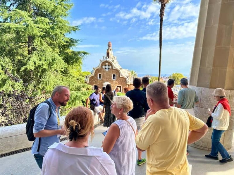 Sagrada Família & Park Güell Guided Tour with Transportation - Park Güell Highlights: Dragon Staircase, Mosaic Details, and Photo Angles