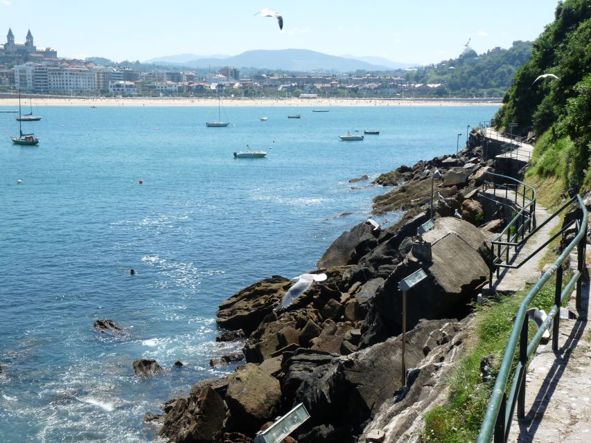 San Sebastian: Boat Tour with Stop at Santa Clara - What about the less perfect moments?