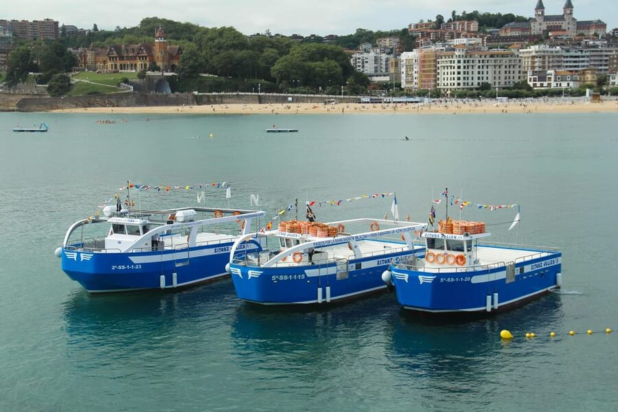 San Sebastian: Boat Tour with Stop at Santa Clara - What you actually see on the cruise: landmarks with context