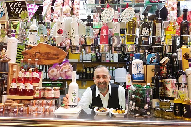 San Sebastian Pintxo Food, Wine & Market Foodie Tour(Small Group) - San Sebastián pintxos, the way locals actually eat
