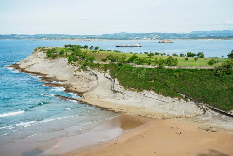 Santander: City Sightseeing Hop-On Hop-Off Bus Tour & Train - Stop 1: Paseo Pereda, Centro Botín, and starting with a modern landmark