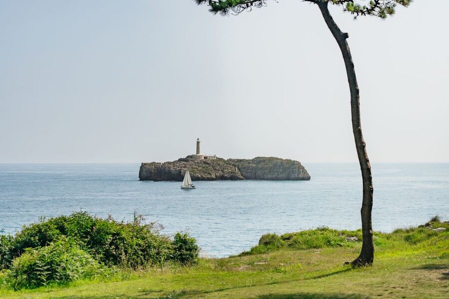 Santander: City Sightseeing Hop-On Hop-Off Bus Tour & Train - Stops 2 to 4: Puerto Chico to Palacio de Festivales