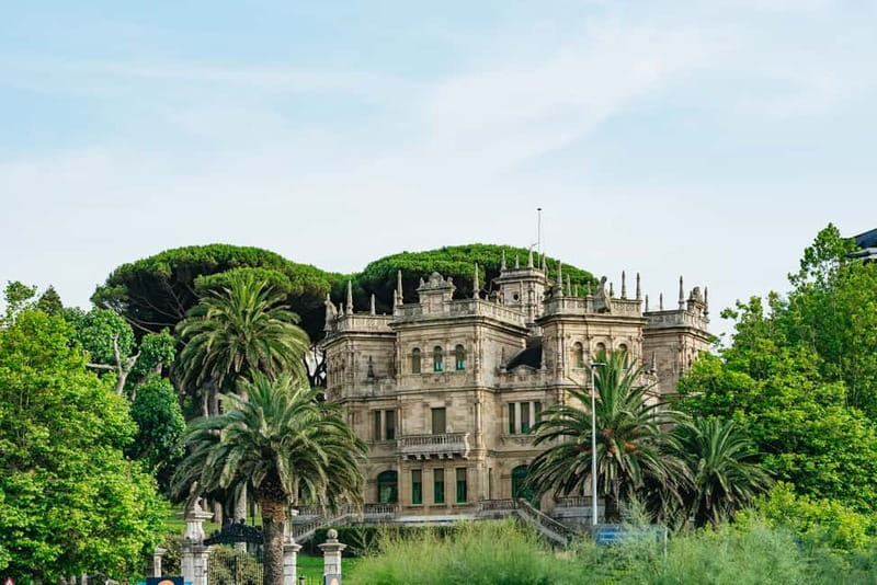 Santander: City Sightseeing Hop-On Hop-Off Bus Tour & Train - A smart walking route from the palace to the sea