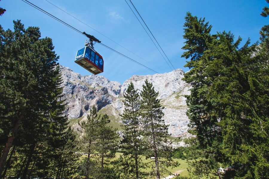 Santander: Picos, Santo Toribio Monastery and Potes Day Tour - Horseback riding in summer: a different way to feel the Picos