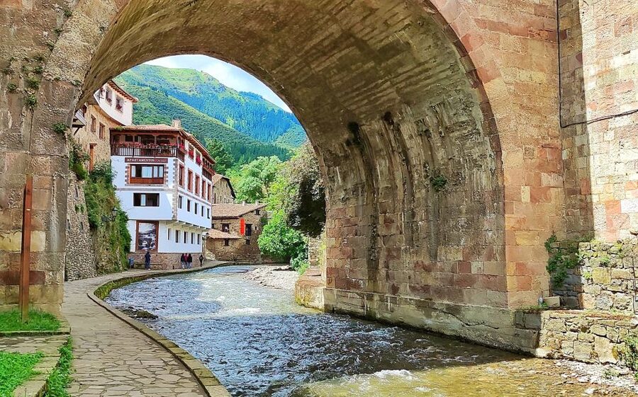 Santander: Picos, Santo Toribio Monastery and Potes Day Tour - Santo Toribio de Liébana: pilgrimage history you can actually see