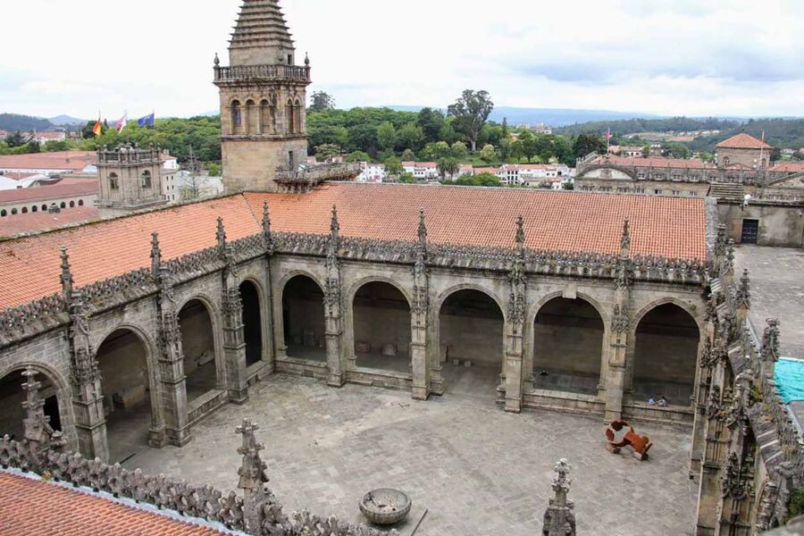 Santiago: Cathedral & Museum Tour + Pórtico of Glory Option - Timing and pacing: what the 1.5 to 2.5 hours feels like