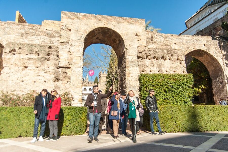 Seville: Alcázar and Cathedral Entry Ticket and Guided Tour - The Giralda climb: how to end with views that feel like a reward