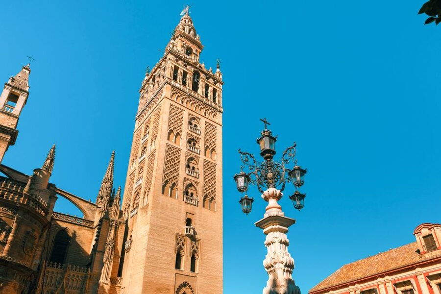 Seville: Alcázar, Cathedral & Giralda Fast Track Guided Tour - Patio de los Naranjos and the Cathedral’s UNESCO-grade wow factor