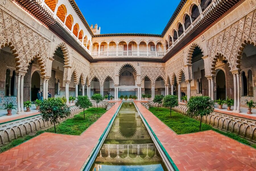 Seville: Alcázar Guided Palace Tour with Priority Access - Gardens after the 1.5-hour guide: a smart way to walk without rushing
