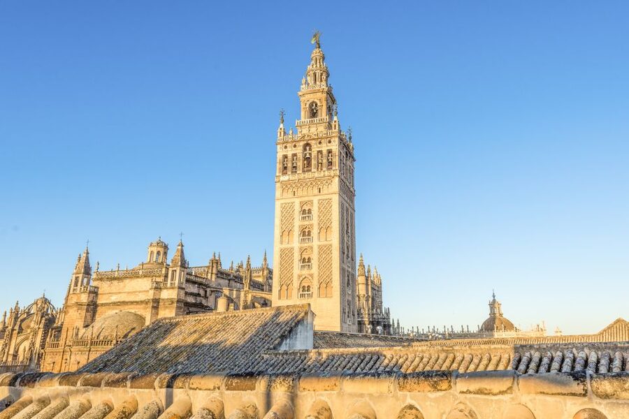 Seville Cathedral and Giralda Tower Guided Tour and Tickets - Fast Entry at Seville Cathedral and Giralda: What You Gain