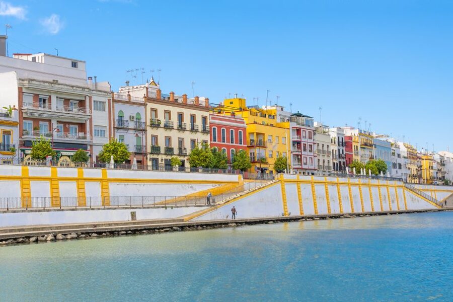 Seville: City Sightseeing Hop-On Hop-Off Bus Tour - Comfort and real-world issues: heat, crowds, and app confusion