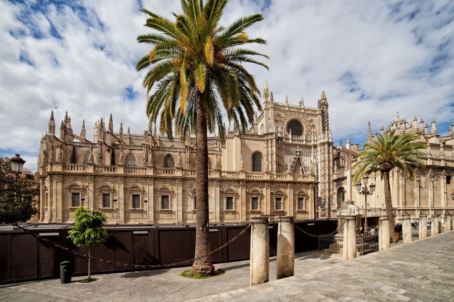 Seville: City Sightseeing Hop-On Hop-Off Bus Tour - Walking tours that actually add meaning: Santa Cruz, Plaza España, Imperial Seville, Triana