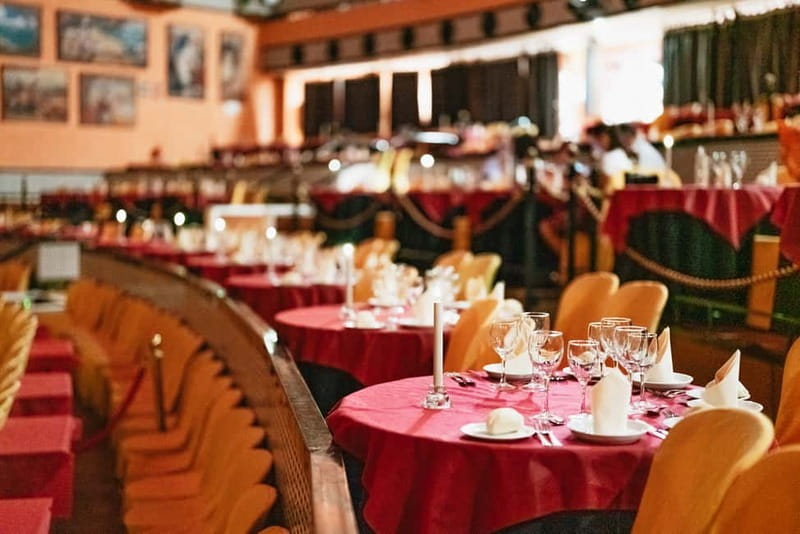 Seville: Flamenco at El Palacio Andaluz with Optional Dinner - What Happens During the Show: Singers, guitar, and dancers
