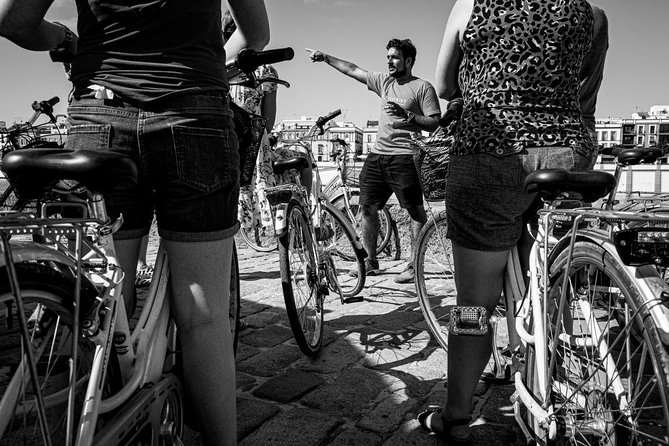 Seville Highlights Bike Tour (English) - Meeting at Mercado del Arenal, Plus Bike Comfort and Small-Group Flow